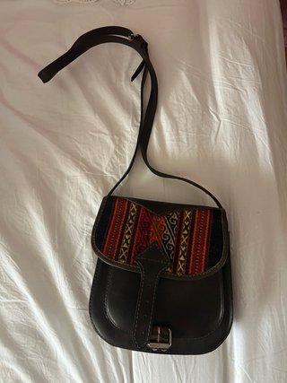 Bandolera de cuero mujer con tejido étnico