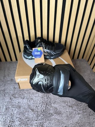 ASICS GEL-KAYANO 14 Negras Plata