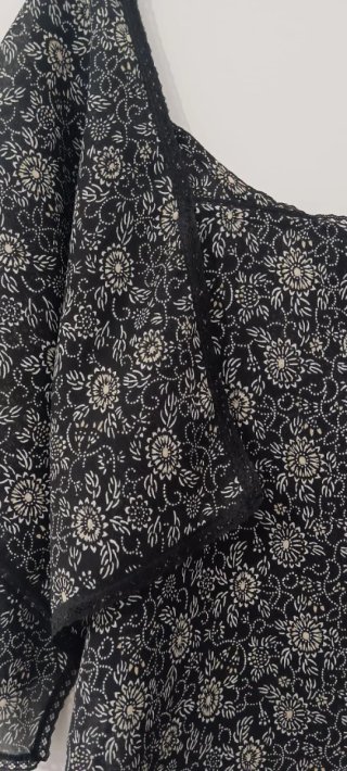 Blusa estampada escote cuadrado