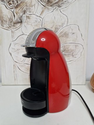 Cafetera Dolce Gusto Roja