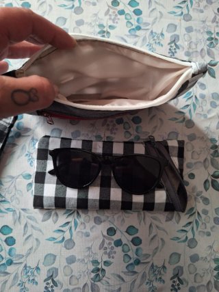 Neceser y funda gafas cuadros