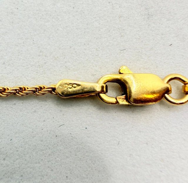 Cadena Salomónica de oro de 18k, 3.65 g, 45.5 cm.