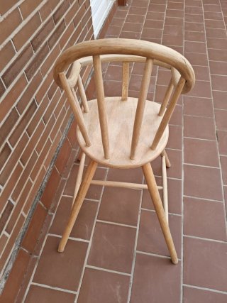 Trona de madera