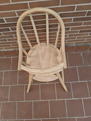 Trona de madera