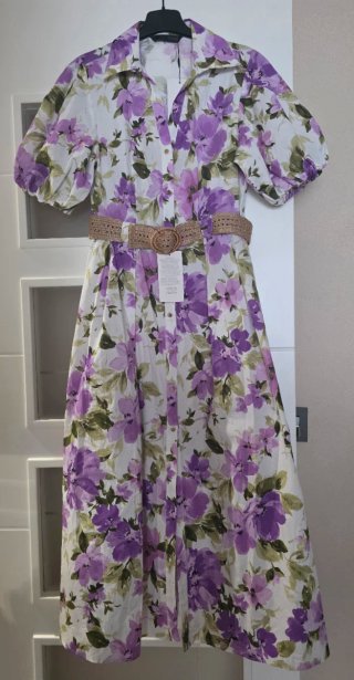 Vestido Zara floral morado y blanco