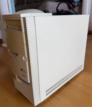 IBM Aptiva 2137-E20 PC Torre Beige