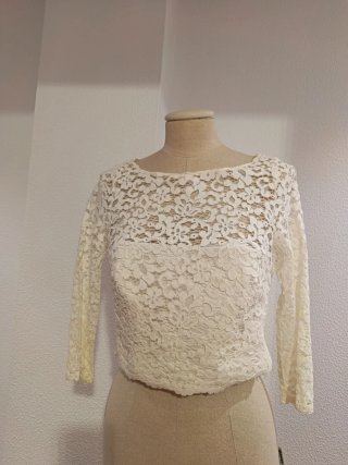 Top encaje blanco manga tres cuartos
