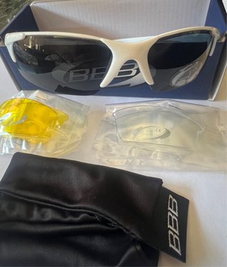 Gafas NUEVAS de sol BBB niño PVP 40 eur