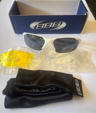 Gafas NUEVAS de sol BBB niño PVP 40 eur