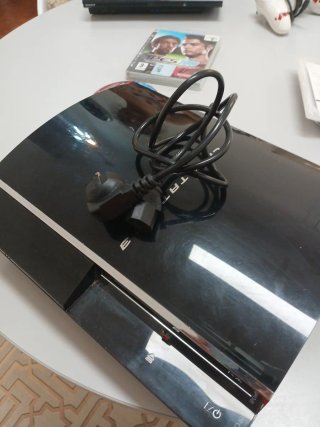 PS3 CON 2 JUEGOS DE PES2008 I FIFA13