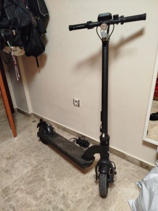 Patinete eléctrico como nuevo