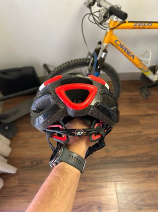Casco Bicicleta Giro Negro/Rojo talla M, usado