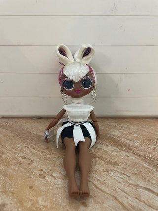 Muñeca LOL con orejas de conejo