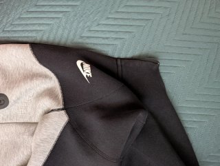 Chaqueta Nike Tech Fleece Negra y Gris