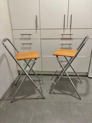 Pareja de taburetes plegables madera y metal