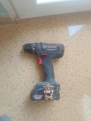 Taladro Bosch 18V y percutor