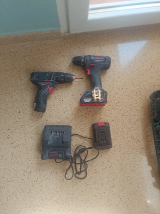 Taladro Bosch 18V y percutor