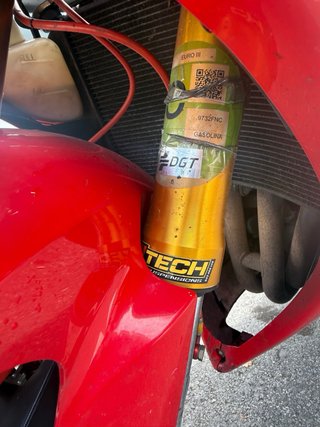 Yamaha R6 Roja y Blanca