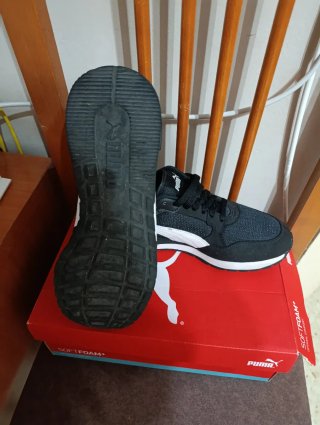 Tenis Puma Negros y Blancos