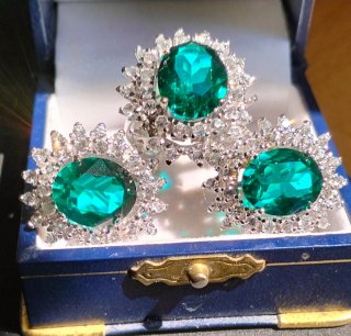 Conjunto Vintage Anillo y Pendientes Verde