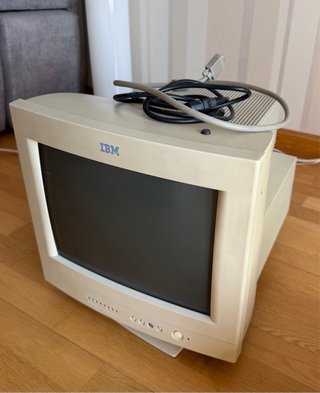Monitor IBM 6541-02N 15 funcionando