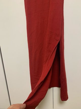Vestido largo rojo con tirantes