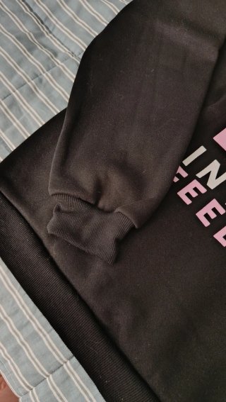 Sudadera Shein Estampado Intense Feelings T.M