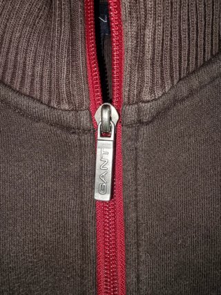 Chaqueta Gant Marrón Cremallera Roja