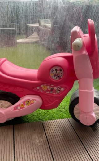 Moto  Minnie Mouse niña