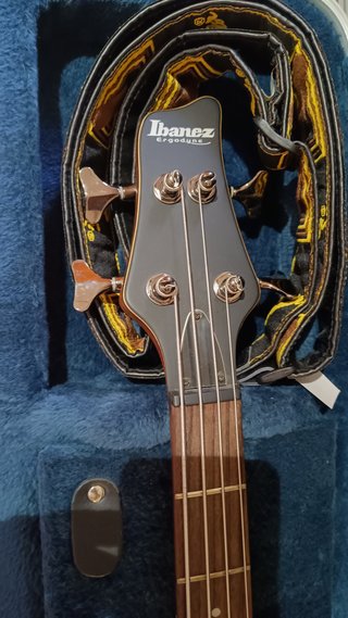 Bajo Ibanez Ergodyne EDB550 Indonesia + Estuche