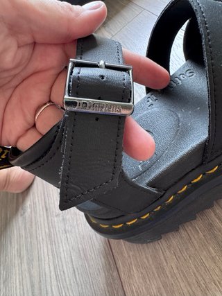 Sandalias Dr. Martens Plataforma Negras
