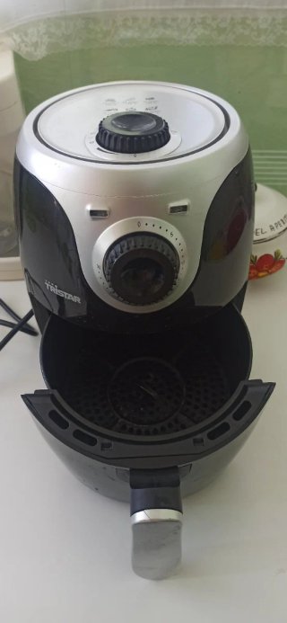 Freidora de aire Tristar sin aceite 1000W 2L Negra