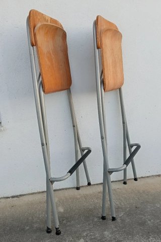 Taburetes altos madera y metal con respaldo