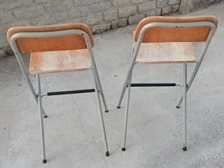 Taburetes altos madera y metal con respaldo