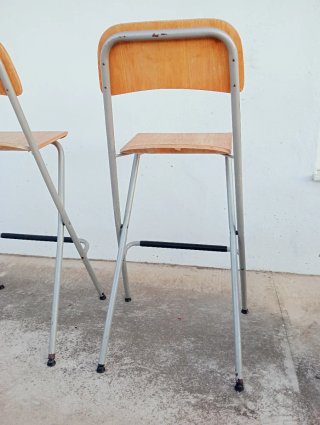 Taburetes altos madera y metal con respaldo
