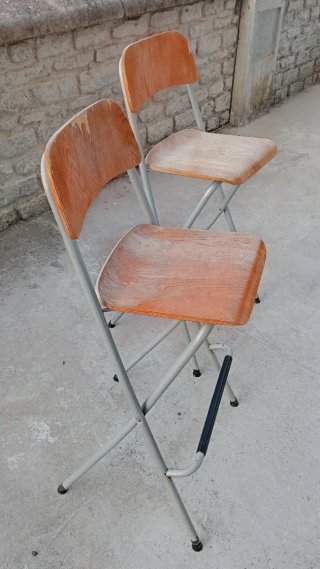 Taburetes altos madera y metal con respaldo