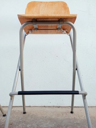 Taburetes altos madera y metal con respaldo