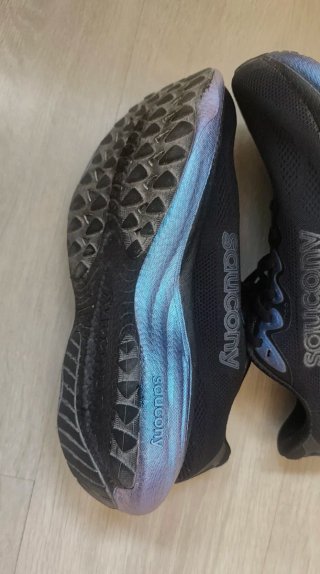 Zapatillas Saucony Ride 19 Negras y Moradas
