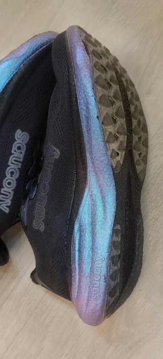 Zapatillas Saucony Ride 19 Negras y Moradas
