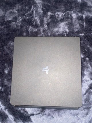 Playstation 4 Slim PS4