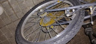 Bicicleta B-Twin Modelo Racing Boy Gris y Amarilla
