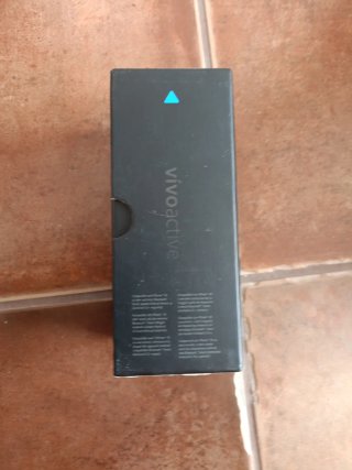 Caja Garmin vívoactive GPS Smartwatch