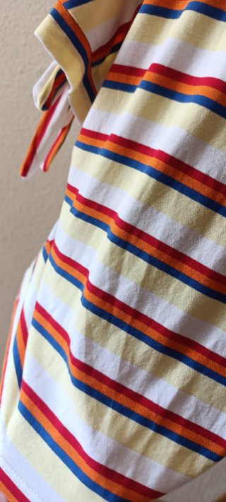 Camiseta de rayas multicolor