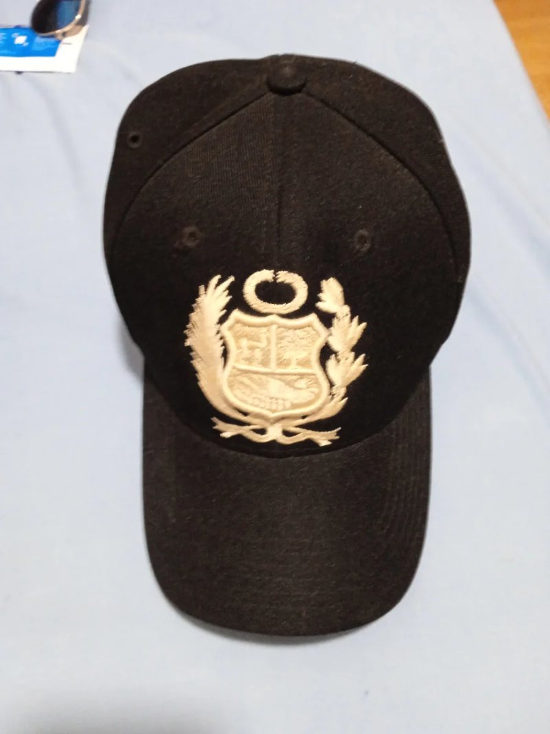 Gorra Perú Escudo Bordado Negra
