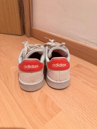 Zapatillas Adidas Blancas y Rojas Talla 33