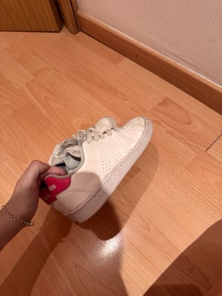 Zapatillas Adidas Blancas y Rojas Talla 33