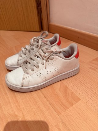Zapatillas Adidas Blancas y Rojas Talla 33