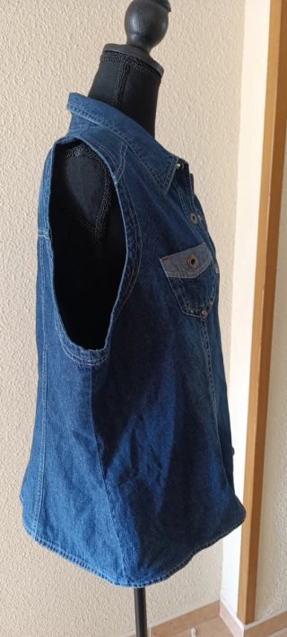 Chaleco vaquero azul sin mangas