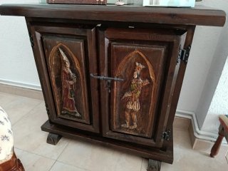 Taquillón de madera restaurado