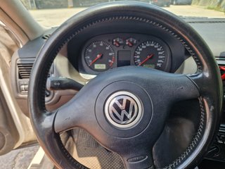 Volkswagen Golf GTI 1.8T 150 CV año 2000